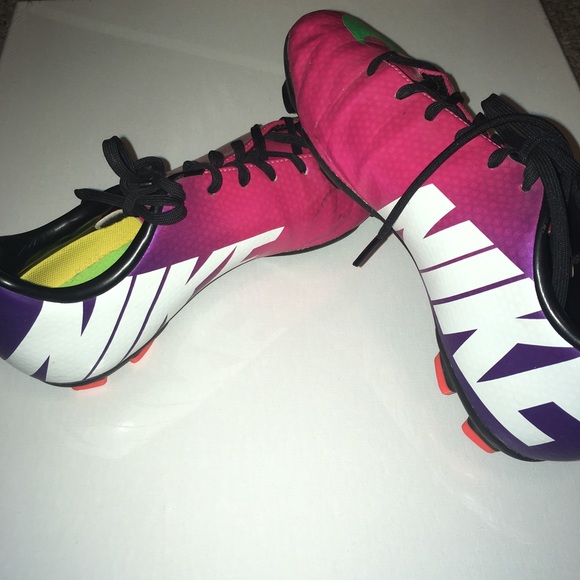 Nike Mercurial Victory Soccer Cleats - Picture 2 of 8